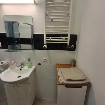 Kamienica Nowodworska 30 *